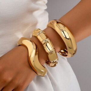 Nude Nova Cuff – Sleek Minimalism with Modern Edge