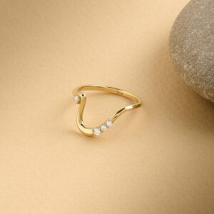 Nude Nova Band – Minimalist Style with Modern Flair