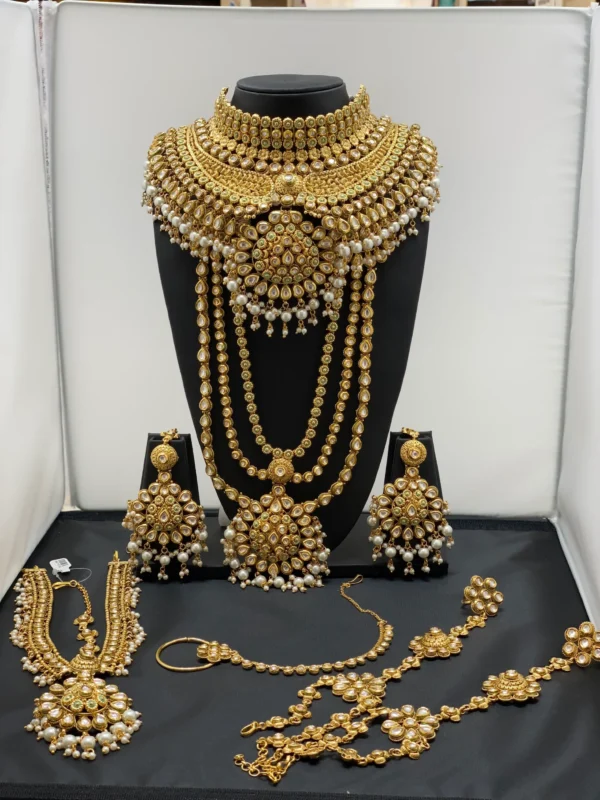 Traditional Kundan Bridal Jewelry Set
